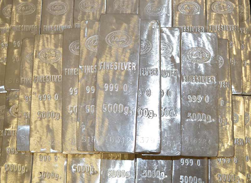 Is Investing in Silver a Better Investment than Gold?